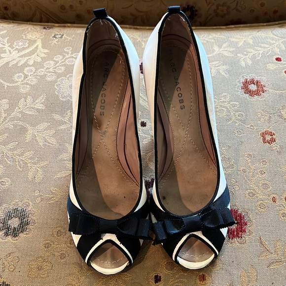Marc Jacobs Shoes - 3/$36 Marc Jacobs Bow Heel